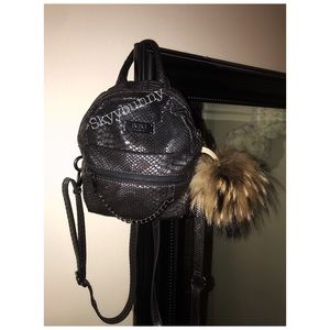 BCBG 💕 MINI Backpack New ✨ SNAKE Gunmetal